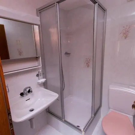 Monte Rosa Appartement-fewo Strahlhorn By Interhome